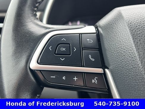 Used 2023 Toyota Highlander XLE FWD image 18