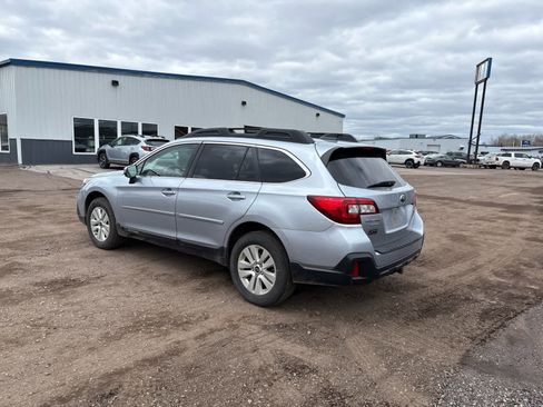 Used 2019 Subaru Outback 2.5i Premium AWD/4WD image 4