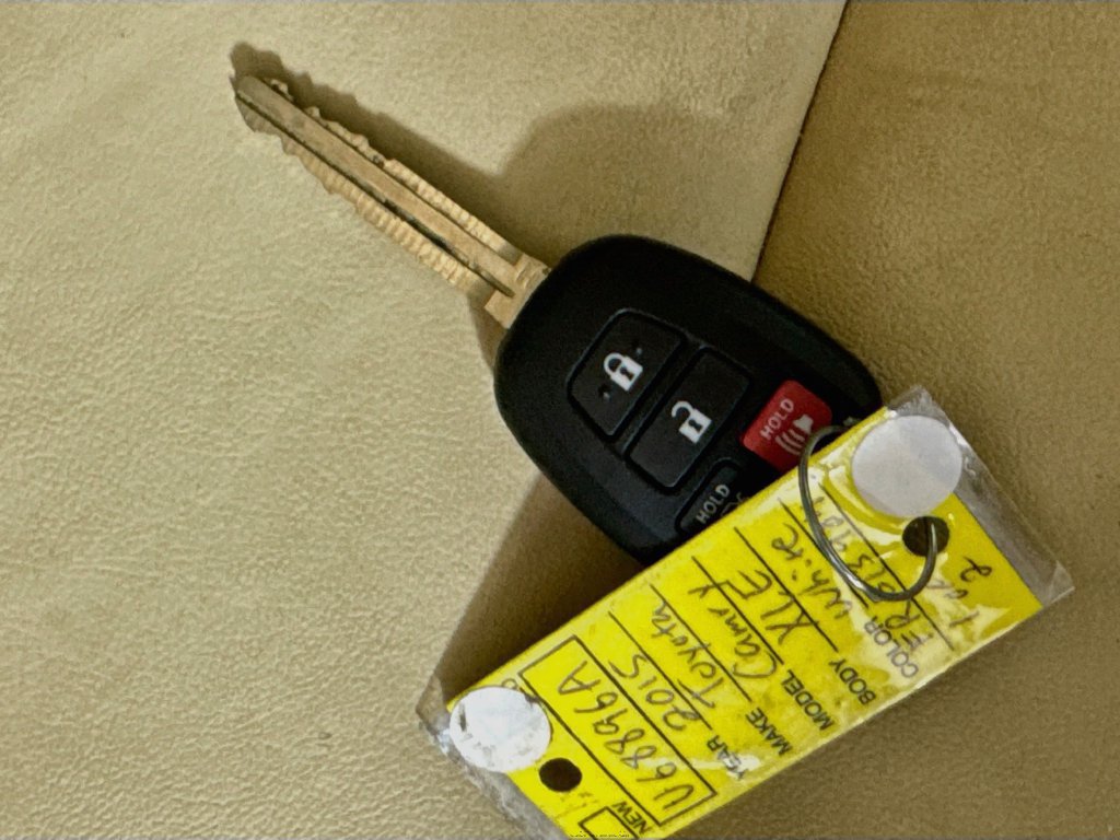 Used 2015 Toyota Camry XLE FWD image 35