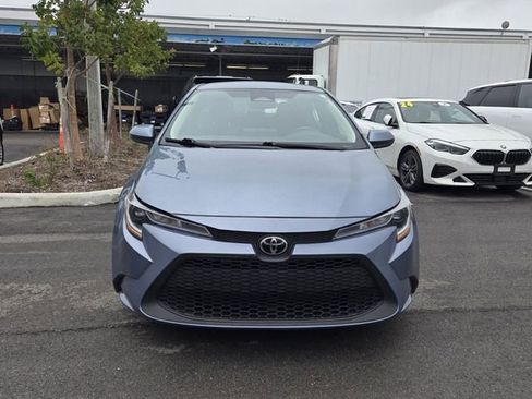 Used 2023 Toyota Corolla LE image 2