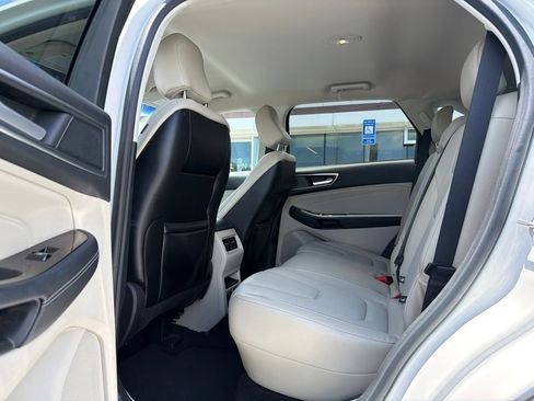 Used 2020 Ford Edge Titanium FWD image 10