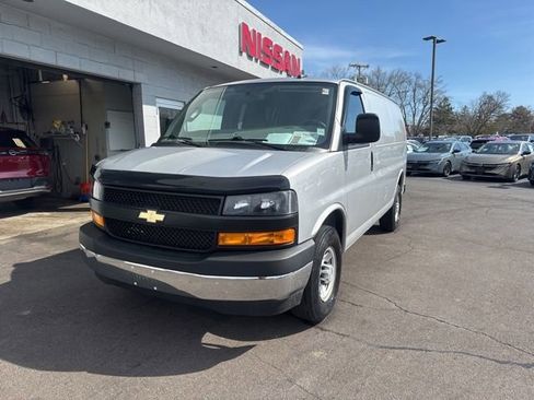 Used 2022 Chevrolet Express 2500 w/ Enhanced Convenience Package image 5