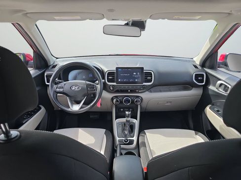 Used 2023 Hyundai Venue SEL FWD image 13