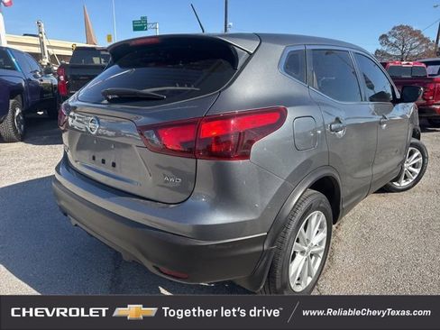 Used 2018 Nissan Rogue Sport S w/ S Appearance Package image 3