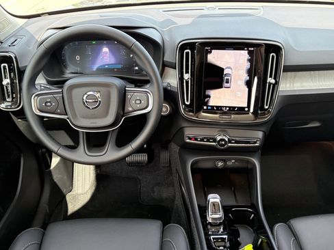 New 2025 Volvo XC40 B5 Ultra w/ Protection Package image 9