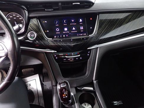 Used 2020 Cadillac XT6 Premium Luxury FWD image 32