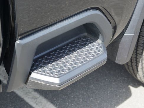 Used 2025 Chevrolet Silverado 2500 LT w/ All Star Edition AWD/4WD image 17