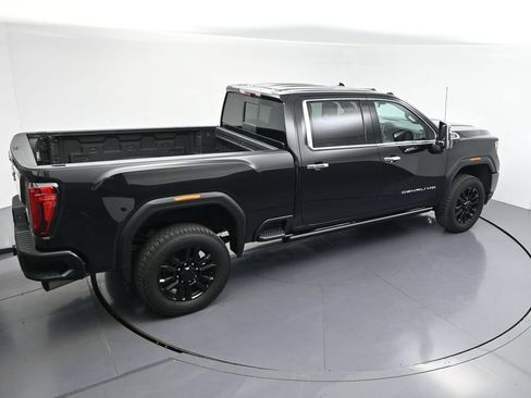 Used 2023 GMC Sierra 3500 Denali w/ Denali Black Diamond Edition AWD/4WD image 5