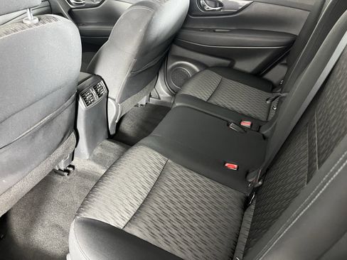 Used 2017 Nissan Rogue S image 12
