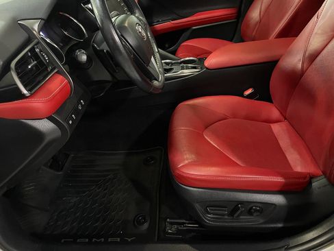 Used 2020 Toyota Camry XSE image 15