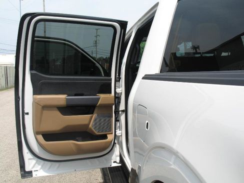 Used 2022 Ford F150 Lariat w/ Equipment Group 502A High AWD/4WD image 18