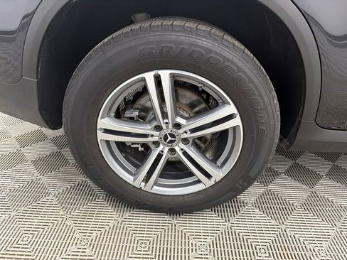 Used 2021 Mercedes-Benz GLC 300 w/ Premium Package image 19