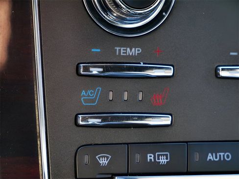 Used 2016 Lincoln Navigator Reserve image 25