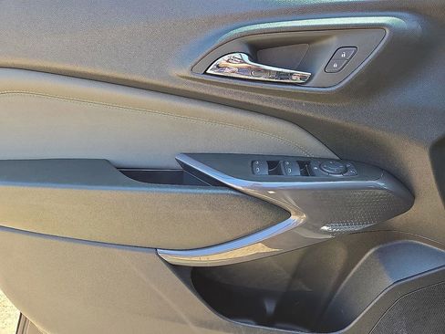 Used 2025 Chevrolet Trax ACTIV w/ Driver Confidence Package image 20