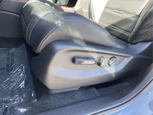 Used 2022 Honda CR-V Touring image 7