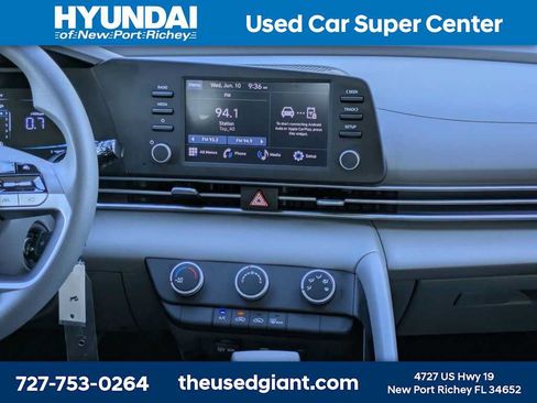 Certified 2025 Hyundai Elantra SE FWD image 18