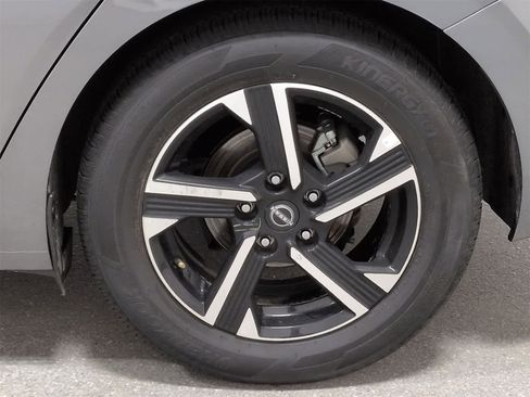 Used 2025 Nissan Sentra SV image 14