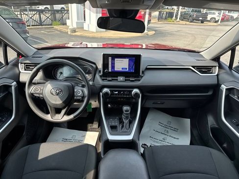 Used 2023 Toyota RAV4 LE AWD/4WD image 17