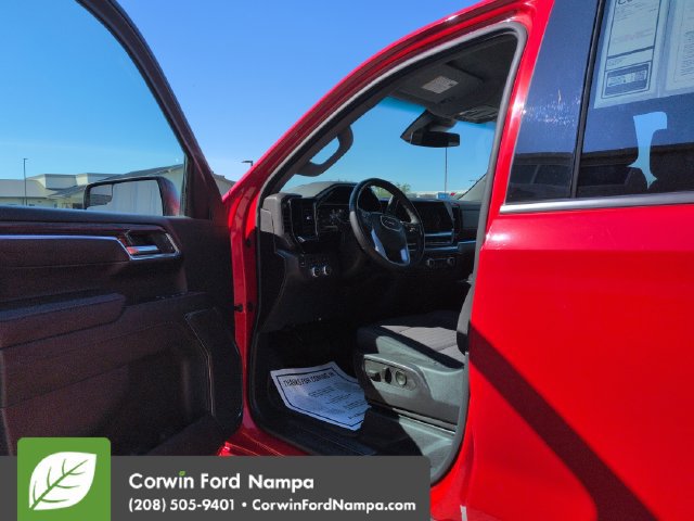 Used 2024 GMC Sierra 1500 Elevation w/ LPO, Elevation Black Package AWD/4WD image 9