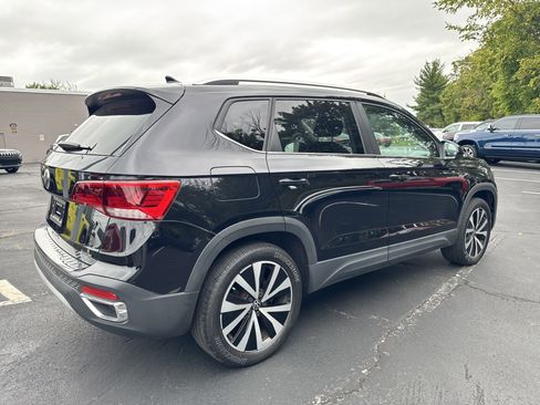 Used 2022 Volkswagen Taos SE image 7