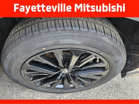Used 2023 Toyota Highlander XSE FWD image 8