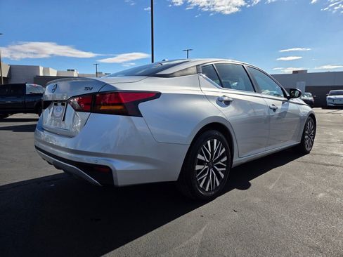Used 2024 Nissan Altima 2.5 SV FWD image 6