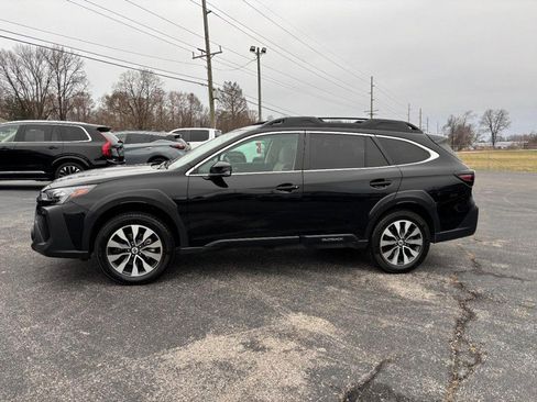 Used 2023 Subaru Outback Limited image 2