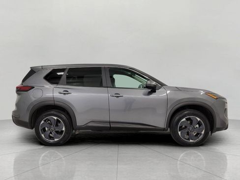 Used 2025 Nissan Rogue SV image 11