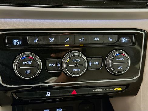 Used 2023 Volkswagen Atlas SEL R-Line image 24