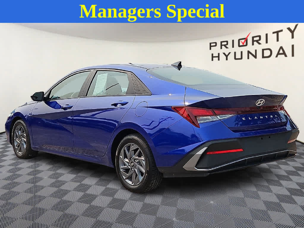 Used 2024 Hyundai Elantra SEL FWD image 6