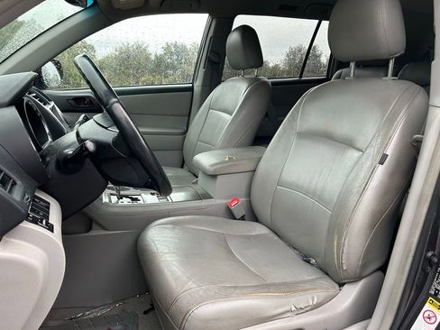 Used 2010 Toyota Highlander 4WD image 15