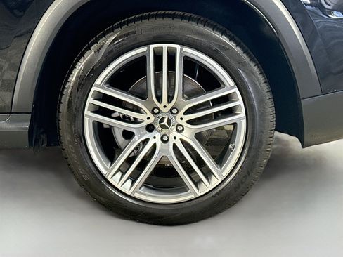Used 2025 Mercedes-Benz GLS 450 4MATIC image 37