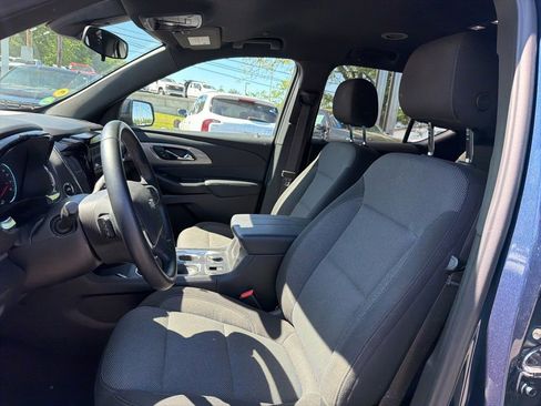 Used 2023 Chevrolet Traverse LT AWD/4WD image 8