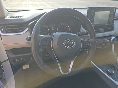 Used 2021 Toyota RAV4 XLE w/ Convenience Package AWD/4WD image 10