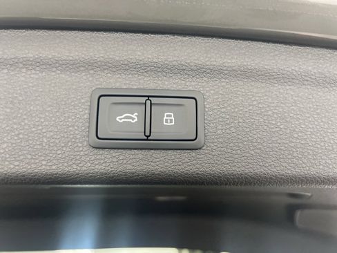 Used 2023 Audi Q3 2.0T Premium w/ Black Optic Sport Package image 41