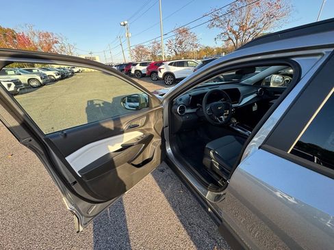 New 2026 Chevrolet Trax LT w/ Driver Confidence Package image 8