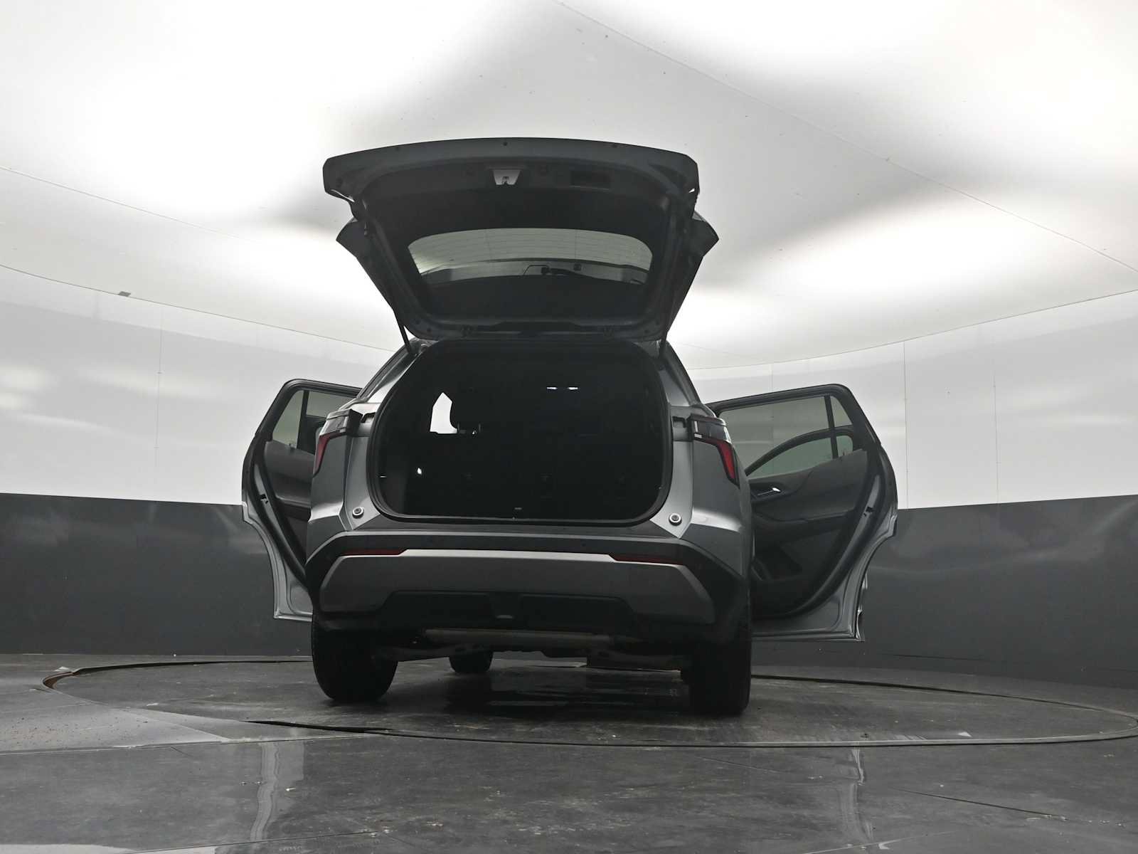 Used 2026 Chevrolet Equinox LT AWD/4WD image 30
