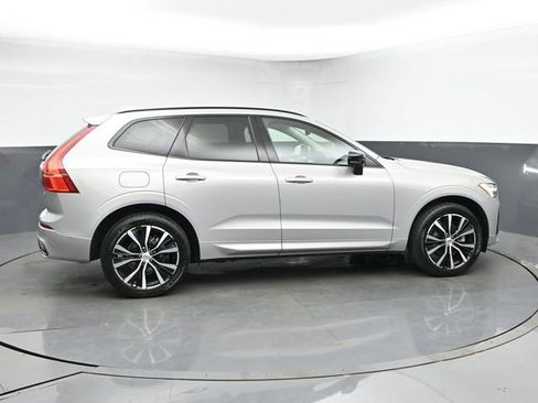 Used 2023 Volvo XC60 B5 Plus w/ Climate Package AWD/4WD image 9