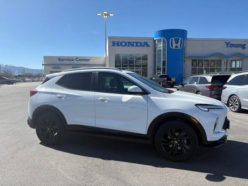 Used 2024 Buick Encore GX Sport Touring image 1