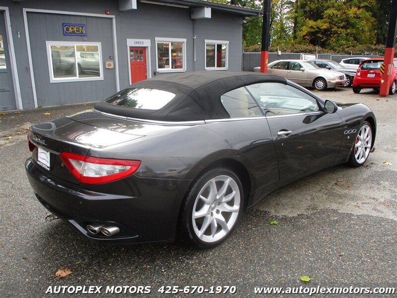 Used 2011 Maserati GranTurismo Convertible RWD image 3