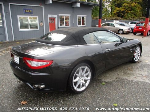 Used 2011 Maserati GranTurismo Convertible image 3