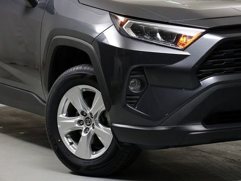 Used 2021 Toyota RAV4 XLE w/ Convenience Package AWD/4WD image 3
