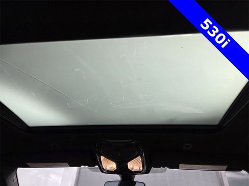 Used 2021 BMW 530i w/ Premium Package image 21