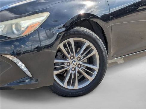 Used 2015 Toyota Camry SE image 21