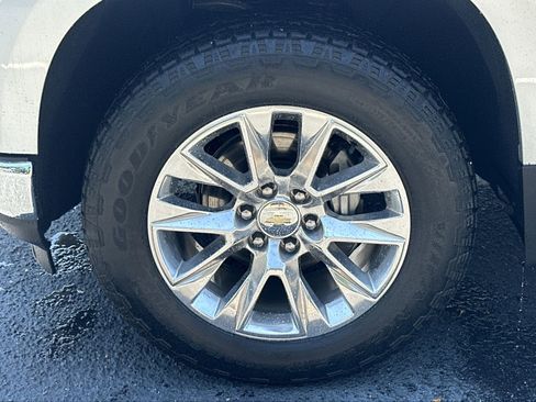 Used 2021 Chevrolet Silverado 1500 LTZ w/ Z71 Off-Road Package image 13