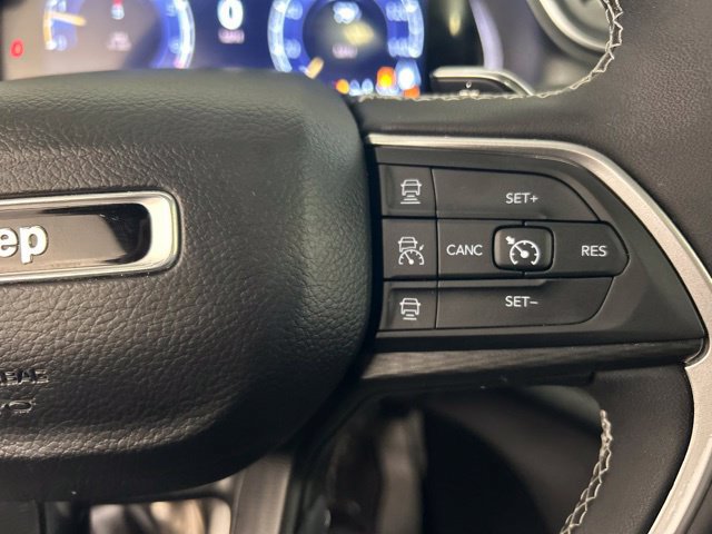 Used 2024 Jeep Grand Cherokee L Altitude AWD/4WD image 28