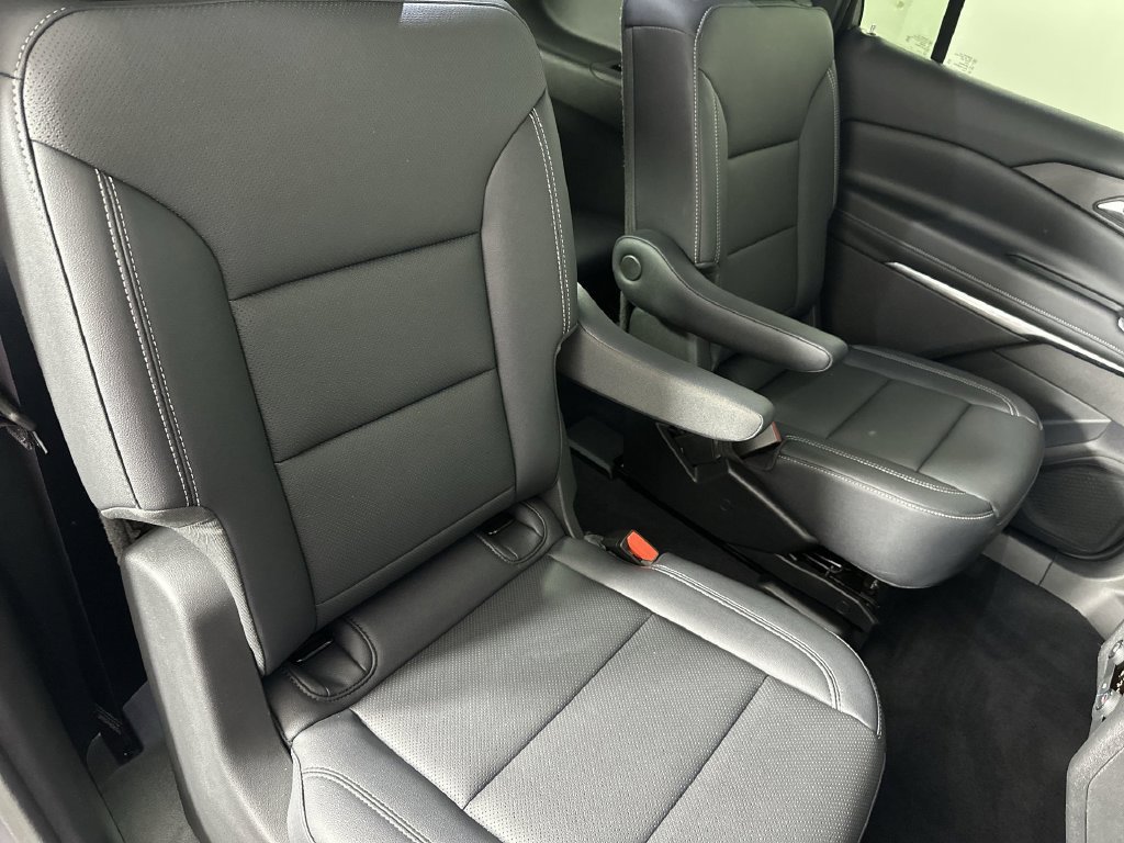Used 2026 Chevrolet Traverse LT AWD/4WD image 28