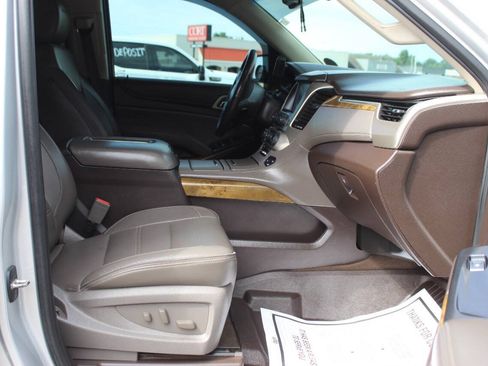 Used 2017 GMC Yukon XL Denali AWD/4WD image 9