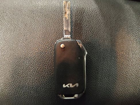 Used 2024 Kia Forte LXS image 32