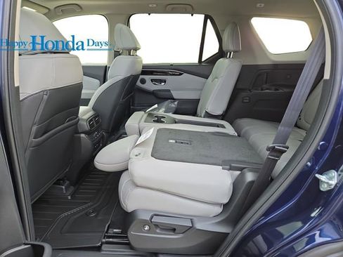 New 2025 Honda Pilot Touring image 15